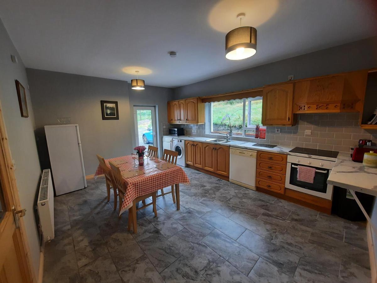 Conneelys Cottage, Connemara, Clifden, H71Y096 Esterno foto