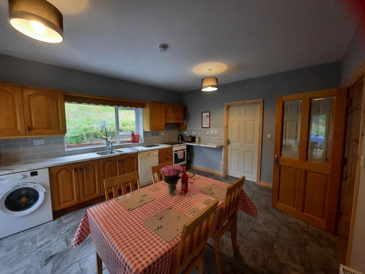 Conneelys Cottage, Connemara, Clifden, H71Y096 Esterno foto